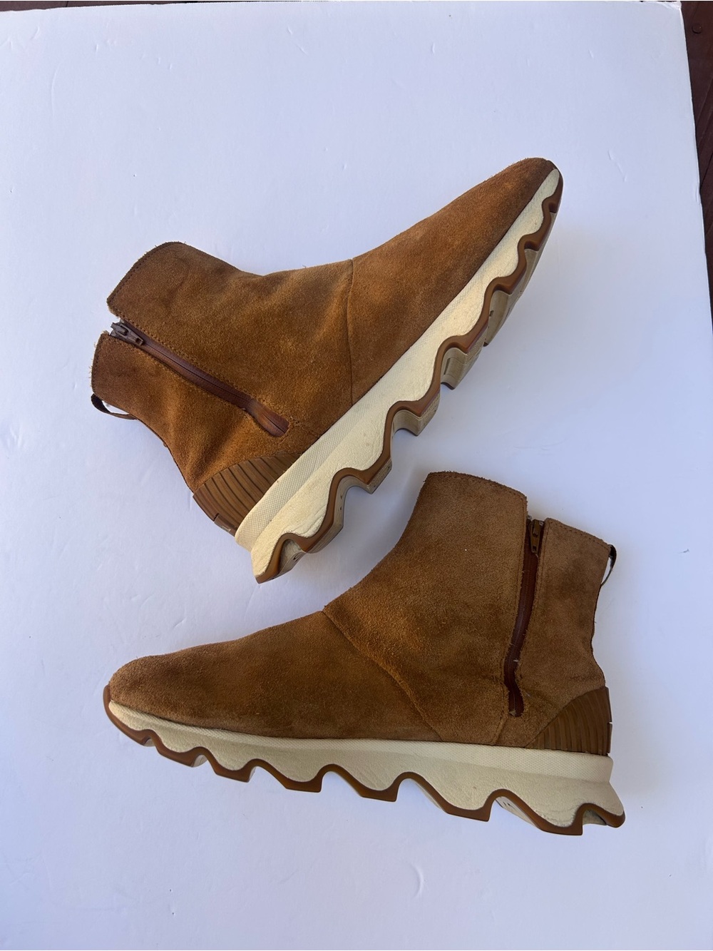 Sorel Women’s Kinetic Short Suede Tan Ankle boots with fleece lining Size-8.5